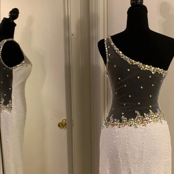 Clarisse White One Shoulder Sequin Dress Size 3/4 - Picture 6 of 17
